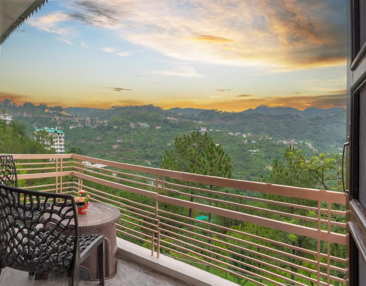 Host Jatin Kasauli Pine Villa 7Oi827O7O3 Exterior foto